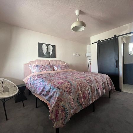 Rainbow Motel Greeley Bagian luar foto