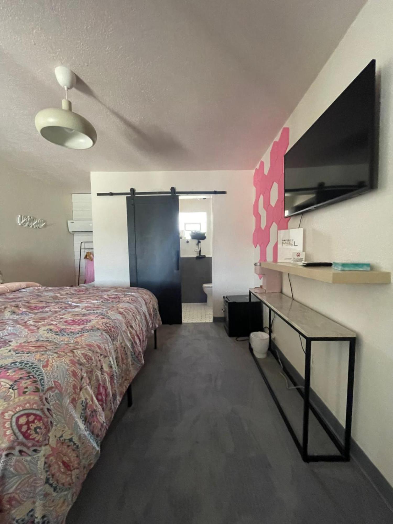 Rainbow Motel Greeley Bagian luar foto