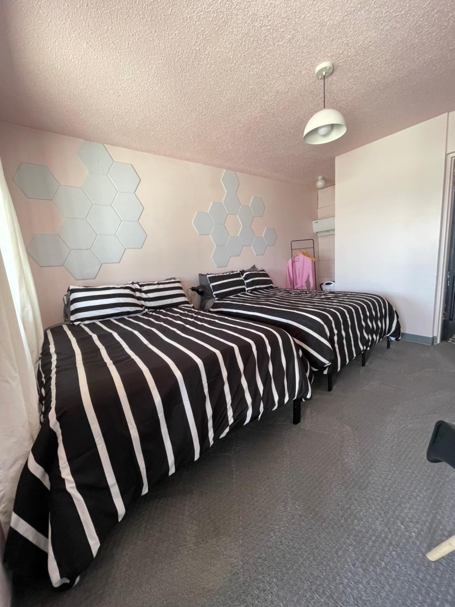 Rainbow Motel Greeley Bagian luar foto