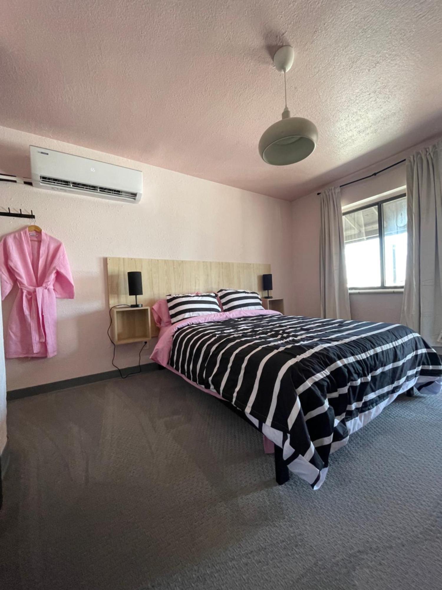 Rainbow Motel Greeley Bagian luar foto