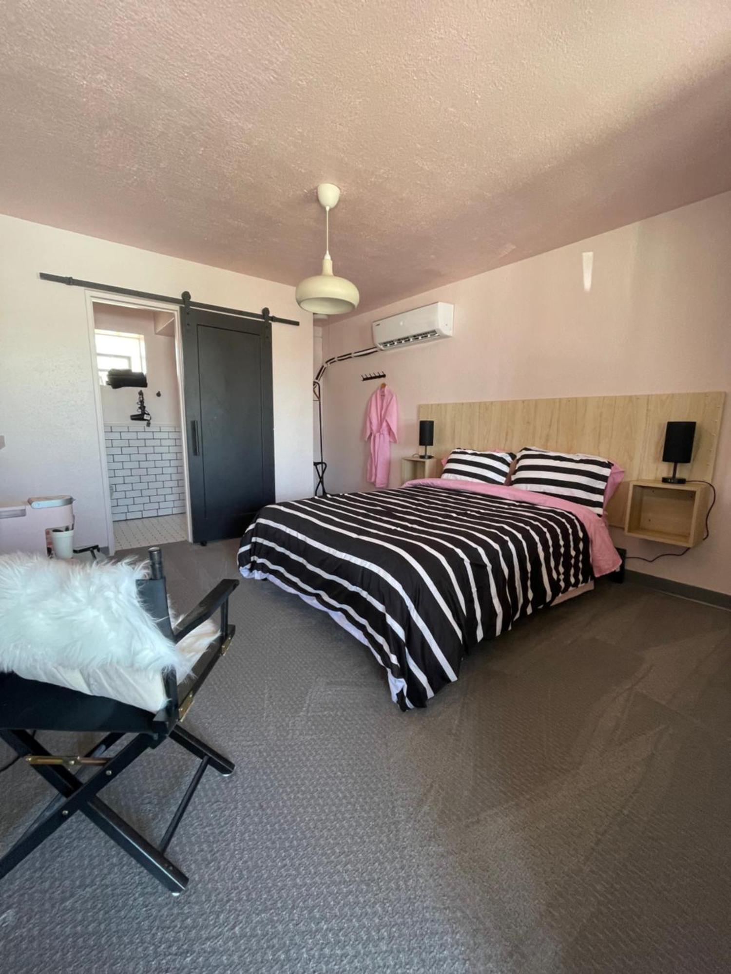 Rainbow Motel Greeley Bagian luar foto