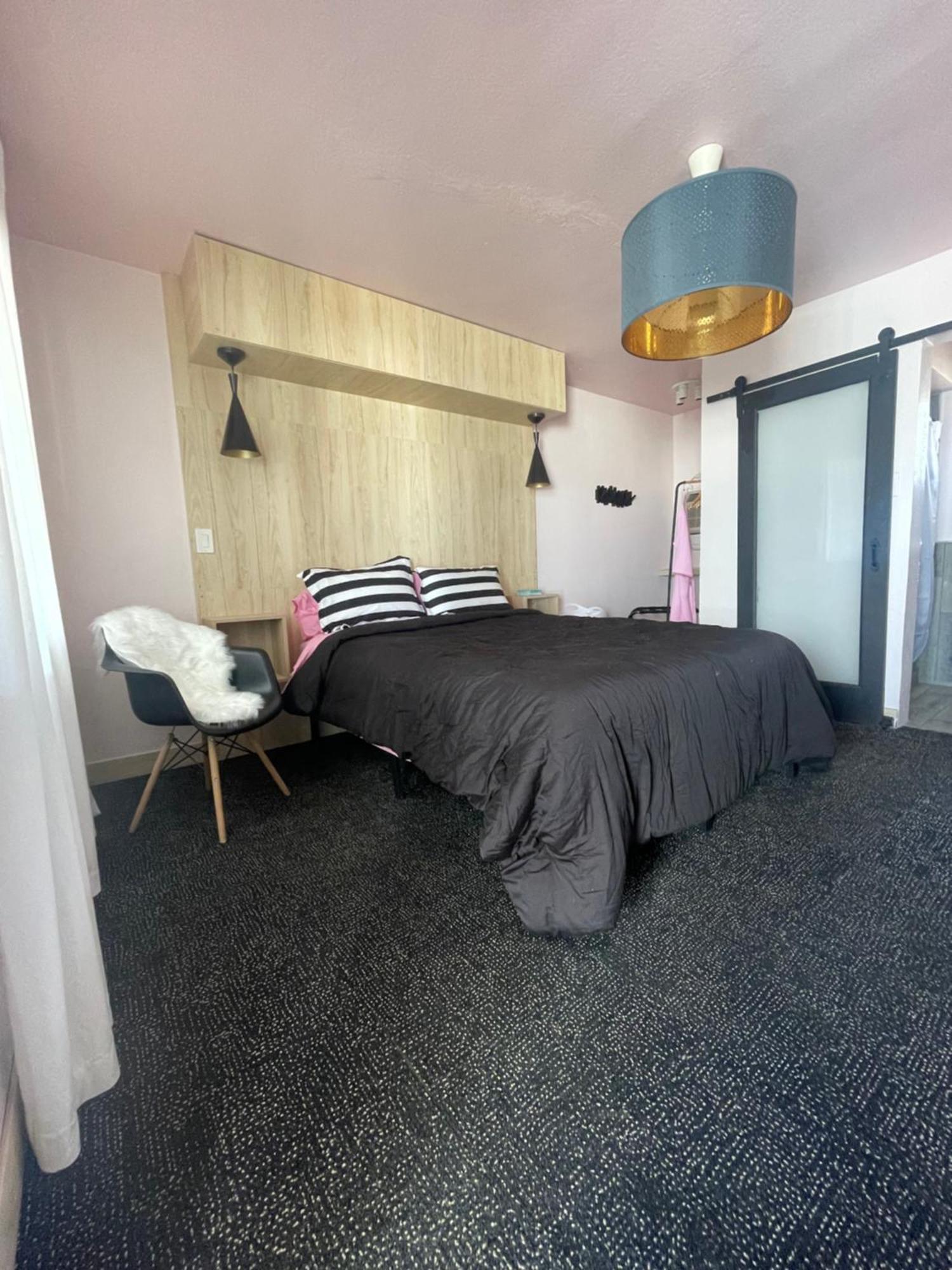 Rainbow Motel Greeley Bagian luar foto