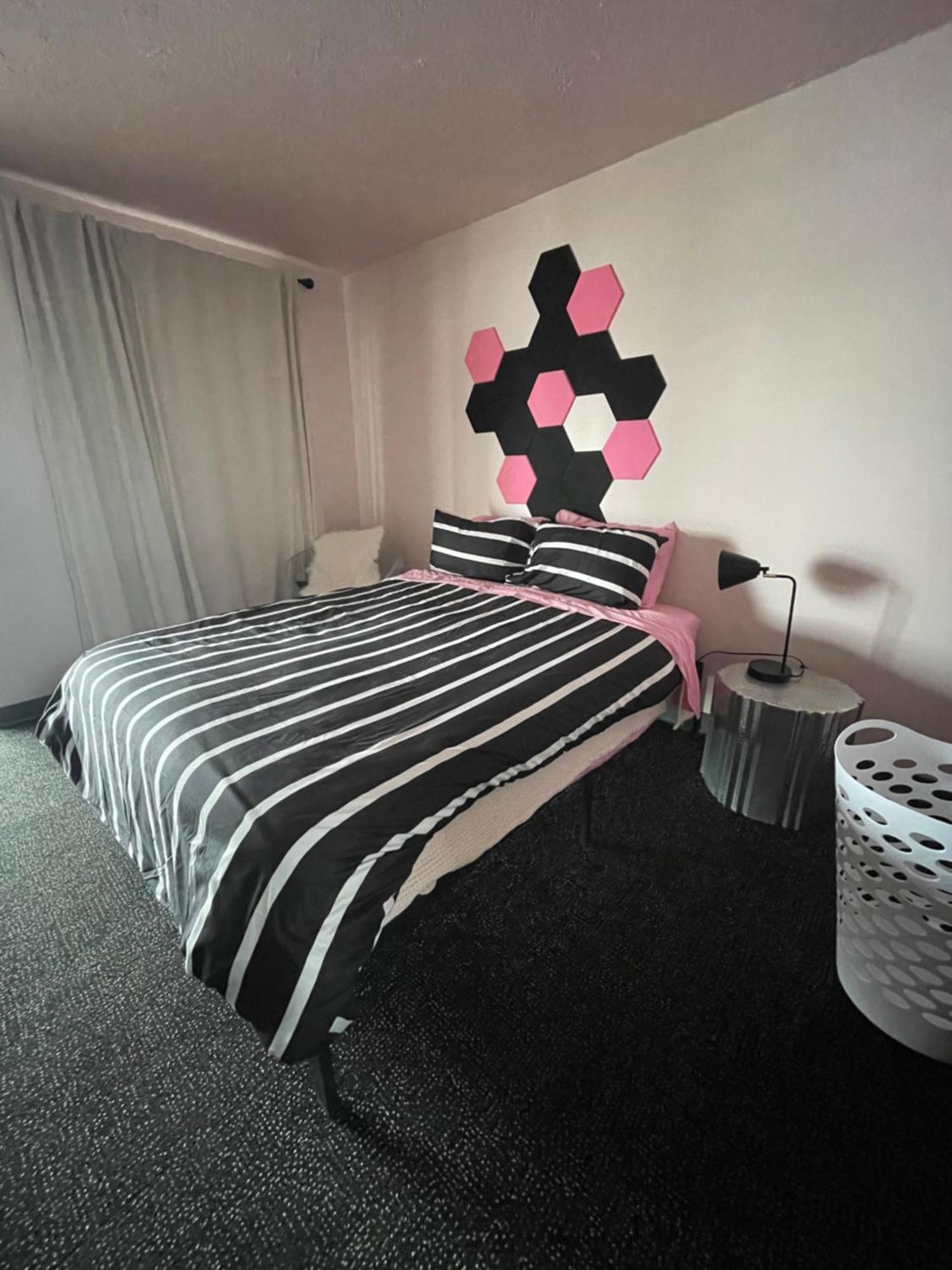 Rainbow Motel Greeley Bagian luar foto
