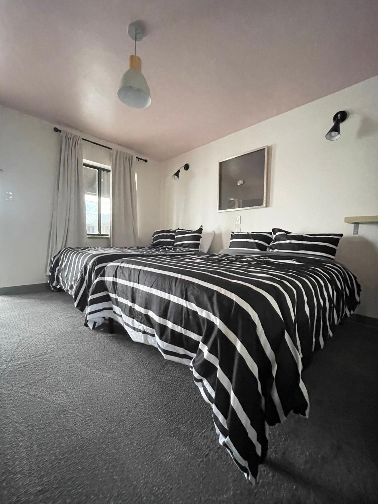 Rainbow Motel Greeley Bagian luar foto