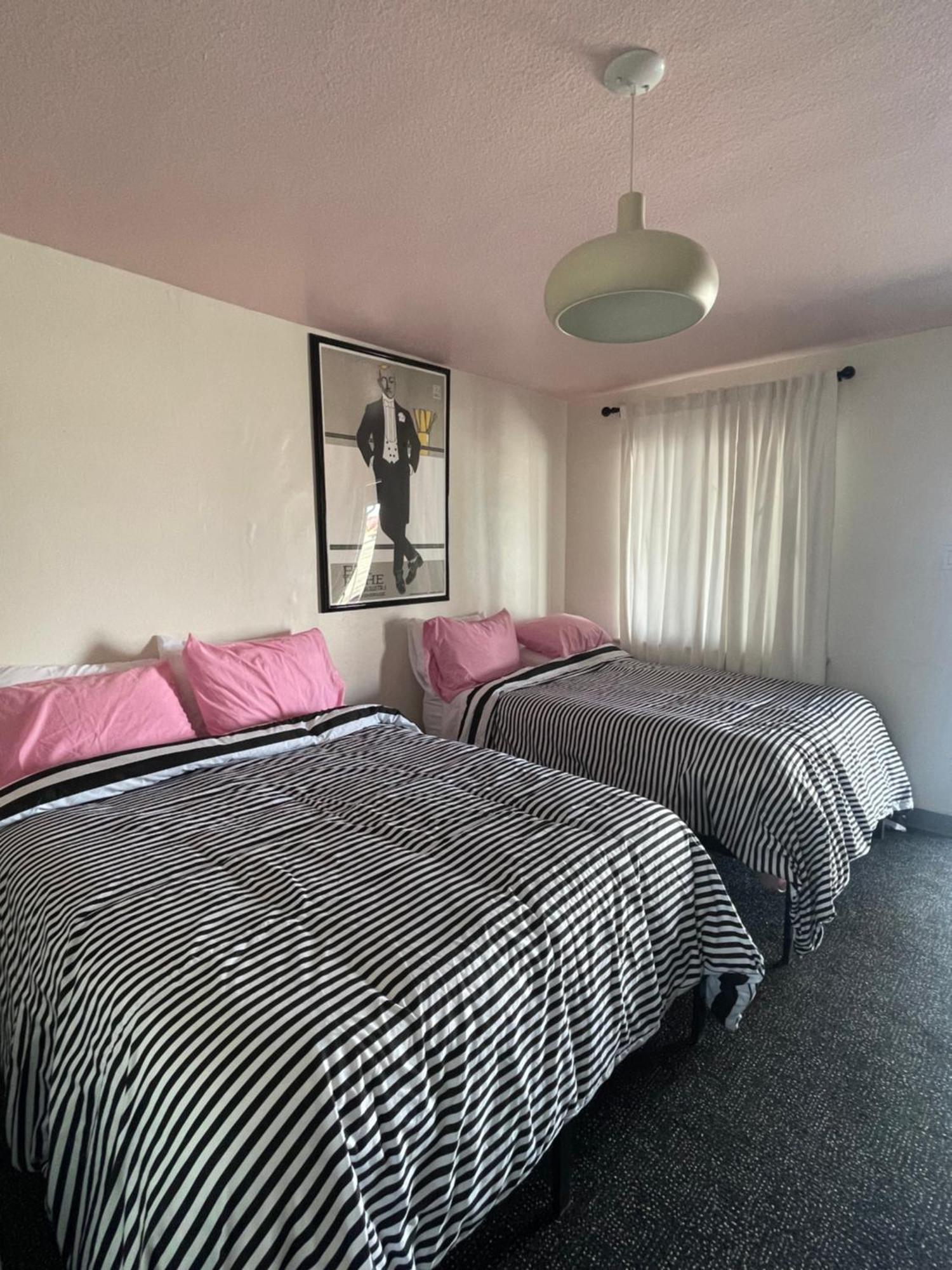 Rainbow Motel Greeley Bagian luar foto