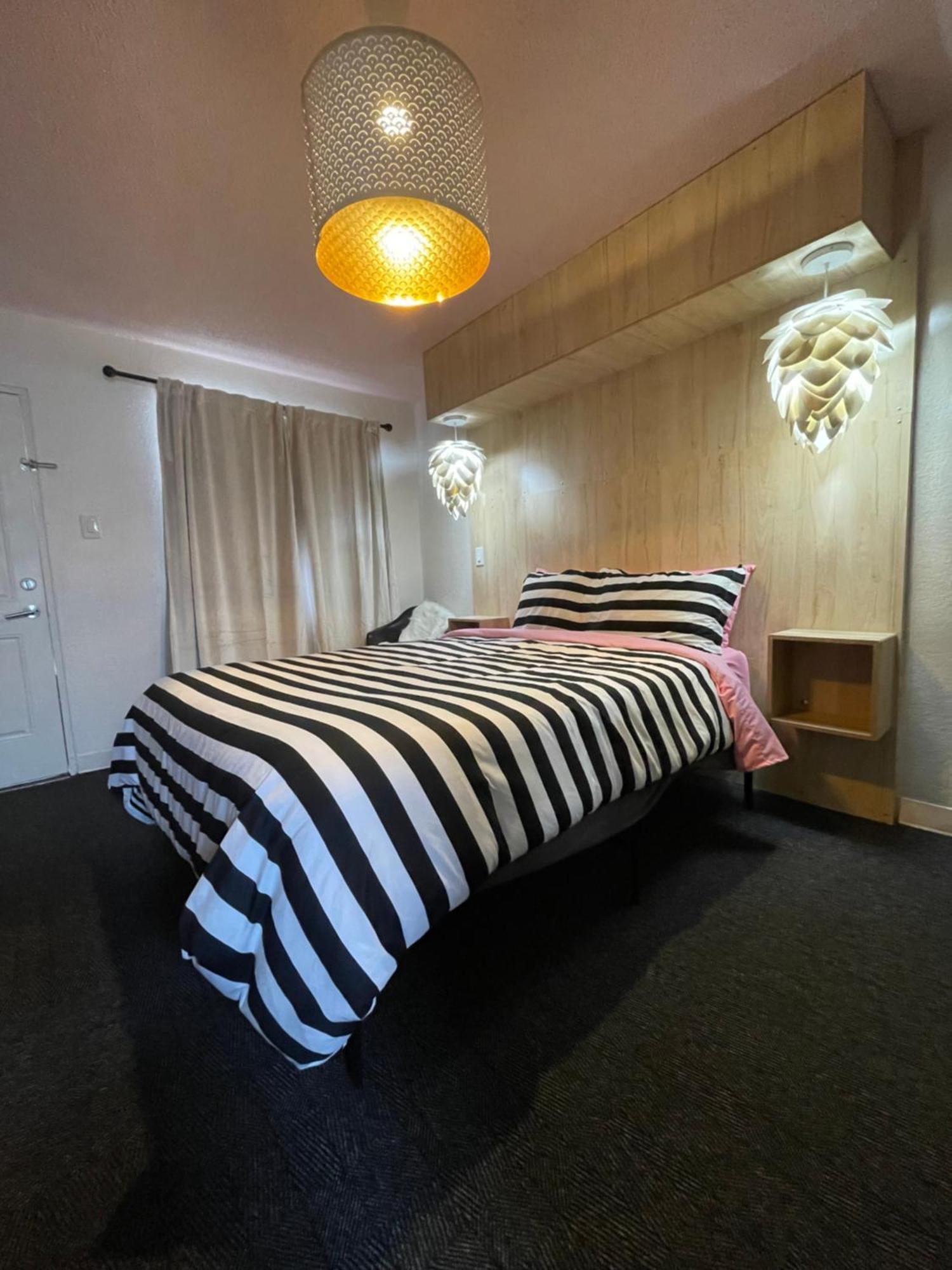 Rainbow Motel Greeley Bagian luar foto